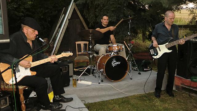 Party 08.JPG